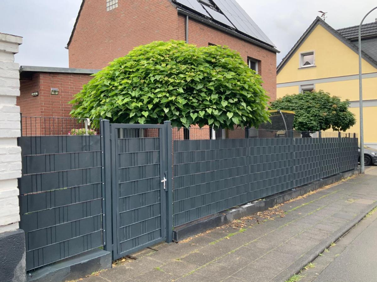 Gemuetliche 1-Zimmer Wohnung Mit Eigenem Eingang Wesseling Exterior photo